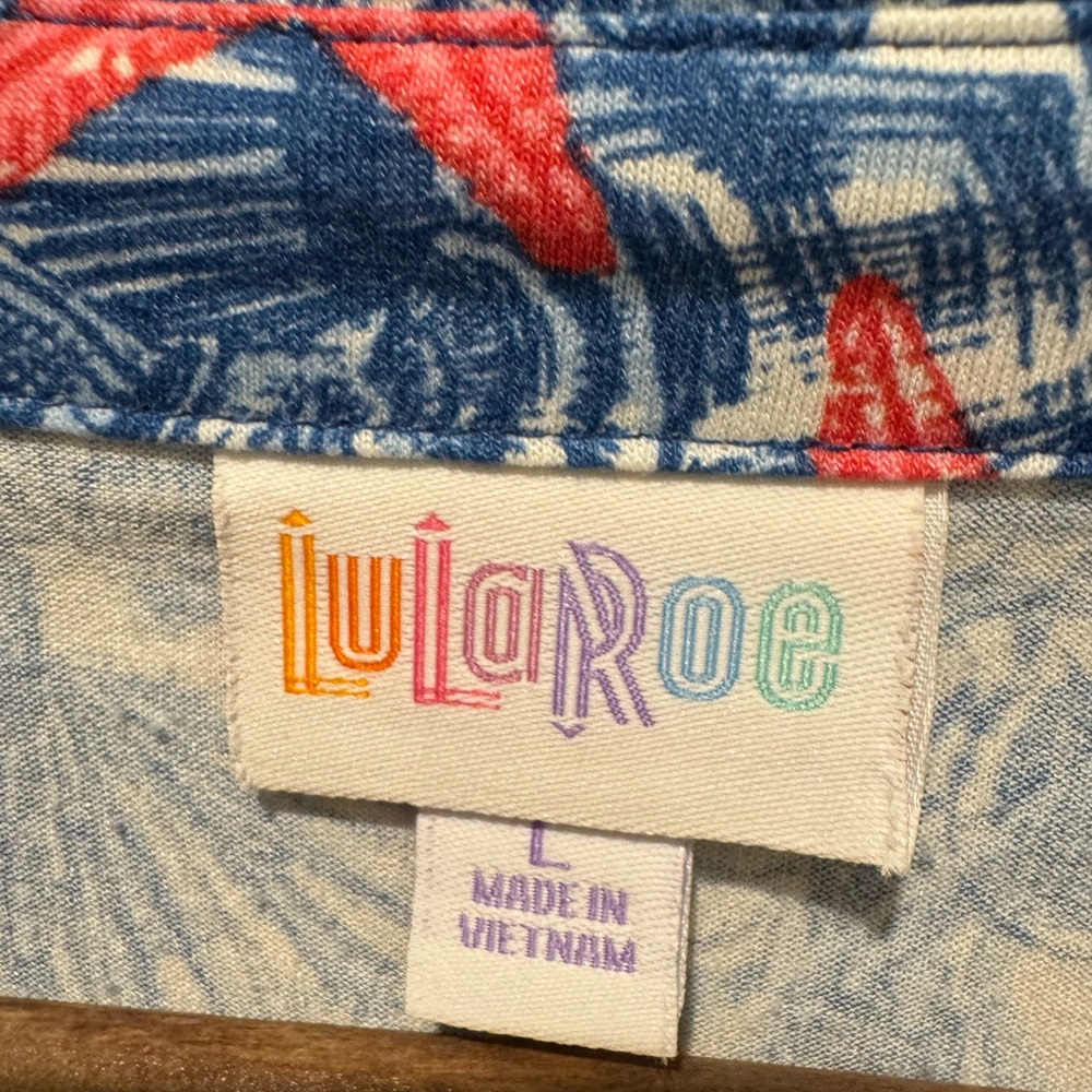 LuLaRoe Valentina button down shirt Blue Red starfish pattern blouse top large - Picture 3 of 5
